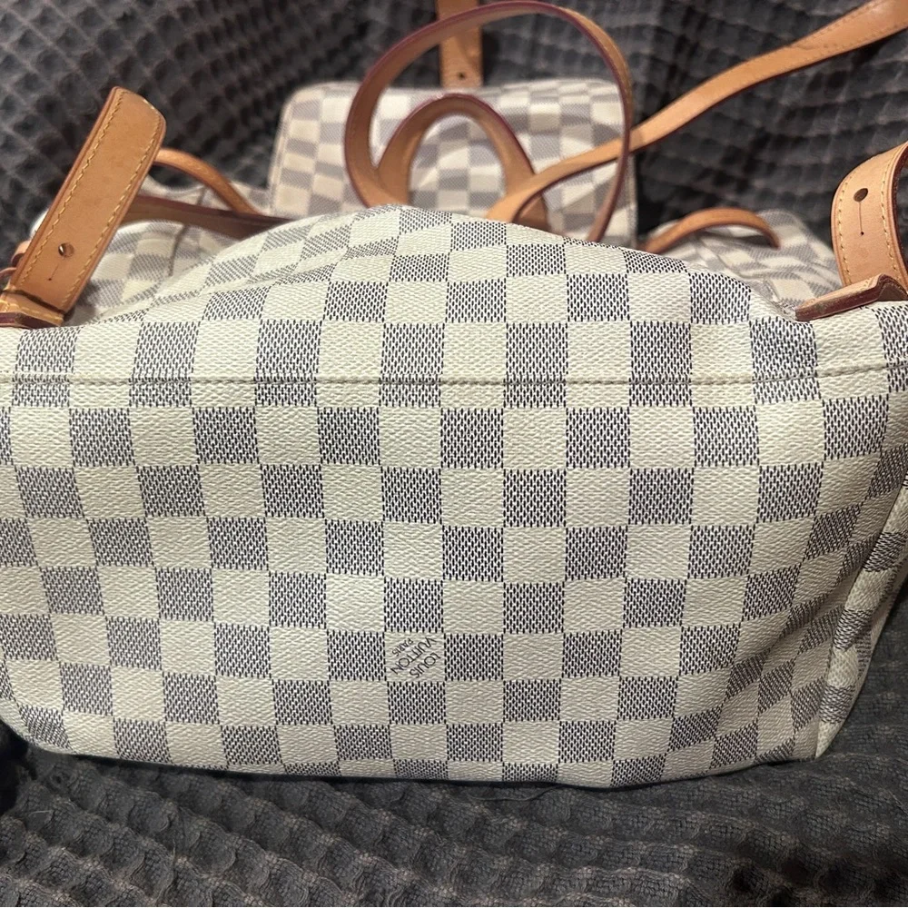 Luis Vuitton Damier Azure.Only used a few times,great condition.Dust bag and box - Picture 13 of 13